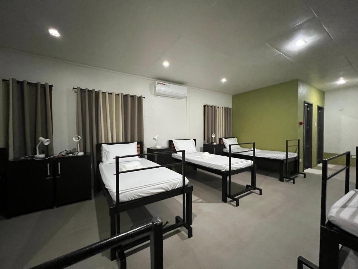 Happy Camper Hostel โกรอน ภายนอก รูปภาพ