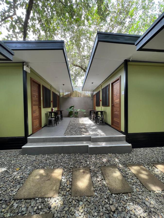Happy Camper Hostel โกรอน ภายนอก รูปภาพ